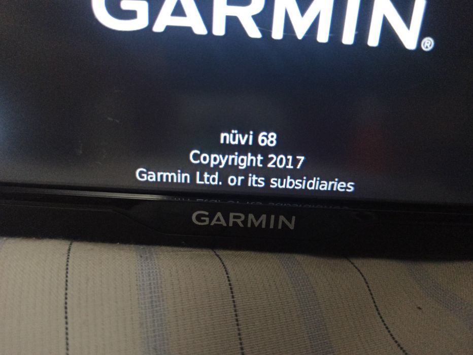 Навигация Garmin nüvi 68 за цяла Европа 6,6"инча зарядно, стойка