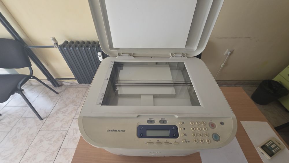 Продавам МФУ Canon Laser Base MF3220