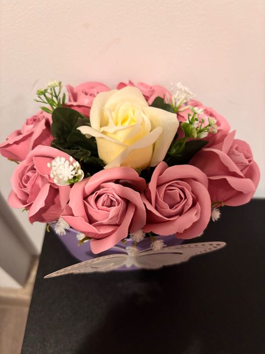 Чантичка с сапунени рози.