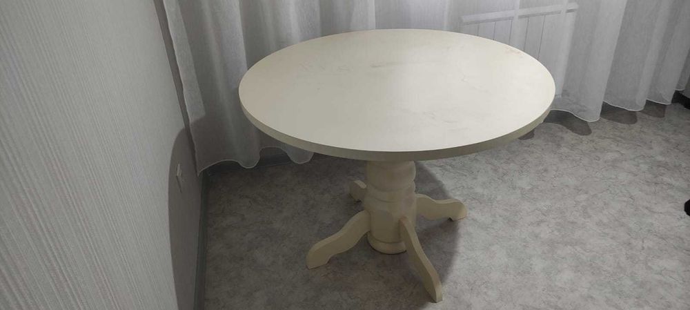 Круглые столы разных размеров новые