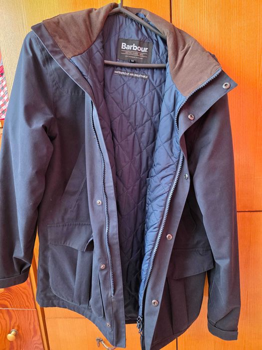 Продавам зимно мъжко яке тип парка Barbour
