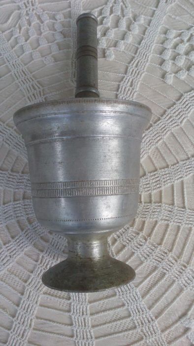 Голям алуминиев хаван с 4укало