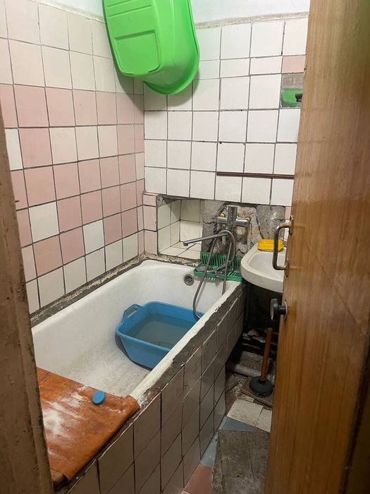 СРОЧНО!!! Продается Корасарой 3/3/4 Балкон 2×6 Кирпичный дом