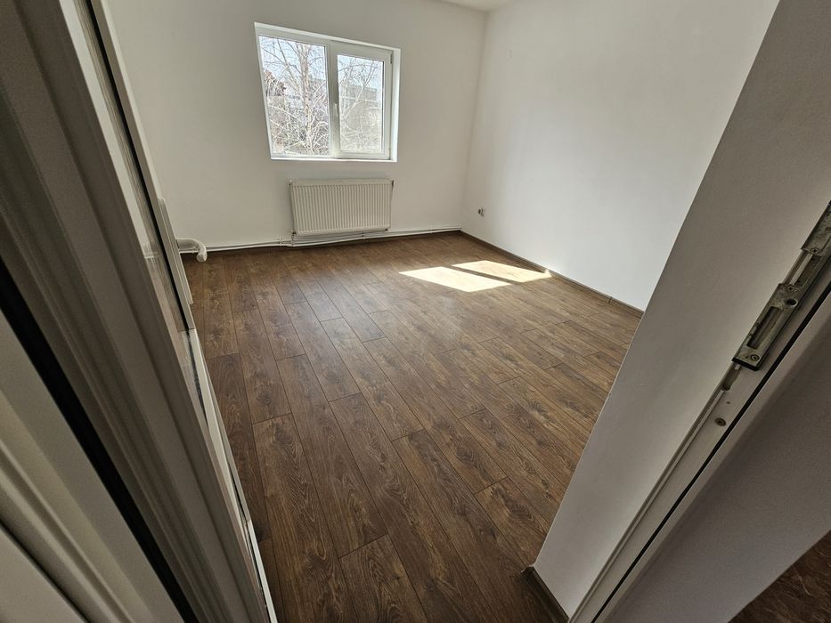 Etaj Vila de Închiriat Băneasa Sisesti zona de Nord, PROPRIE