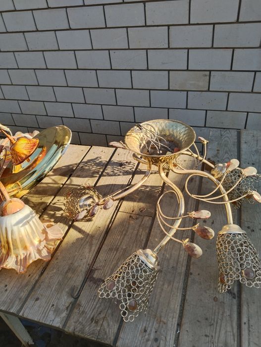 Продам люстру, рабочие.