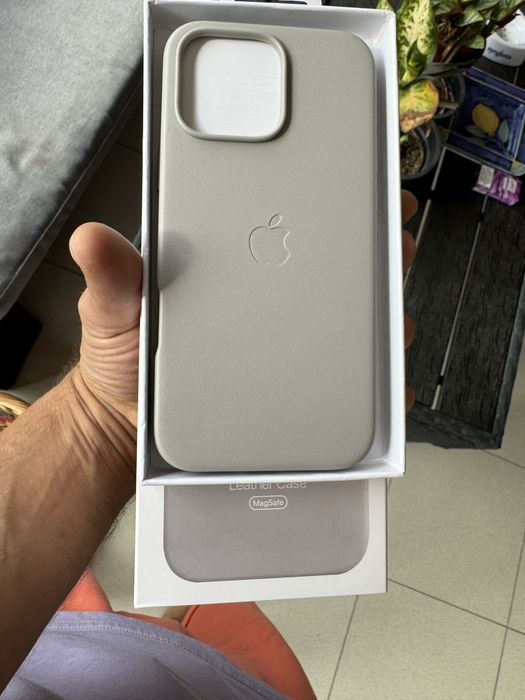 Husa din Piele Iphone 16pro Max/ 16pro/16/16 Plus cu Magsafe-Animatie