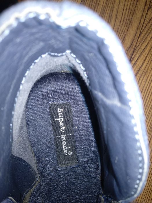 Продам новые осенние ботиночки