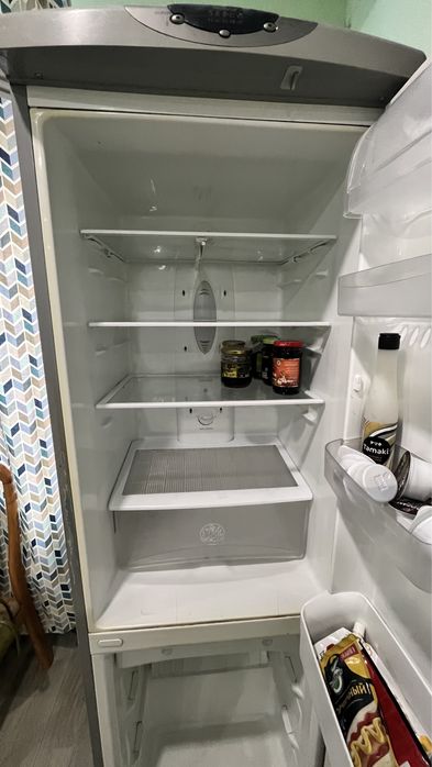 Продаю холодильник