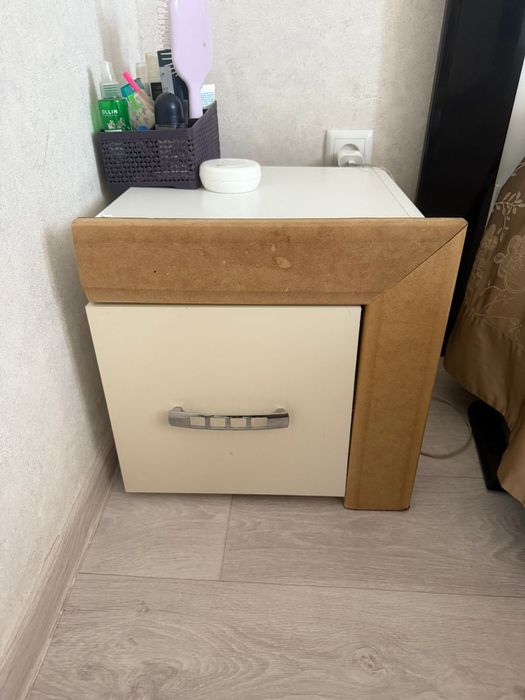 Продается спальный гарнитур