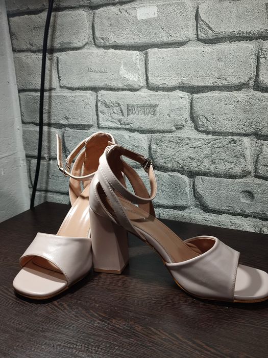 Кремовые каблуки NALISHA