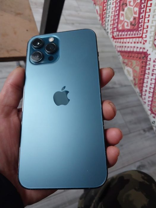 Продается айфон 12про