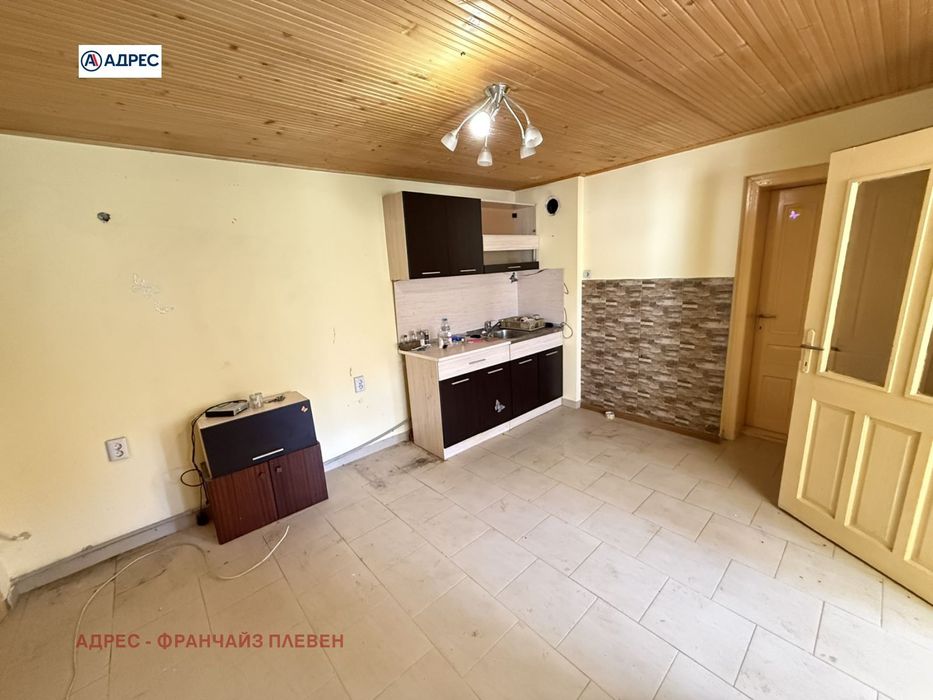 Продава се Къща в с. Крушуна, Област Ловеч - 120 кв.м за 204 €/кв.м - Снимка #3