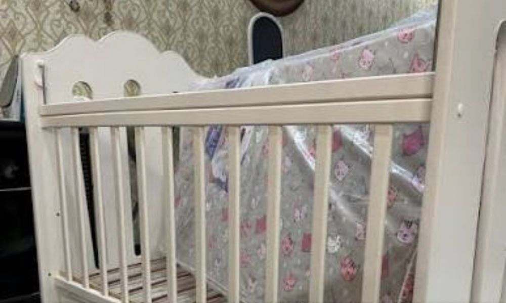 манеж со шкафом продам 40000
