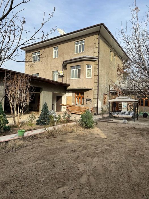 SHOSHILINCH! Yangi Hayot tumanida zamonaviy 3 qavatli uy sotiladi.