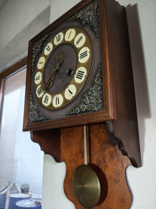 Ceas de perete cu pendul