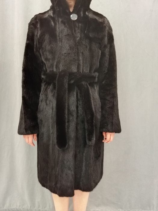 Шуба норковая, куплена в Дубае