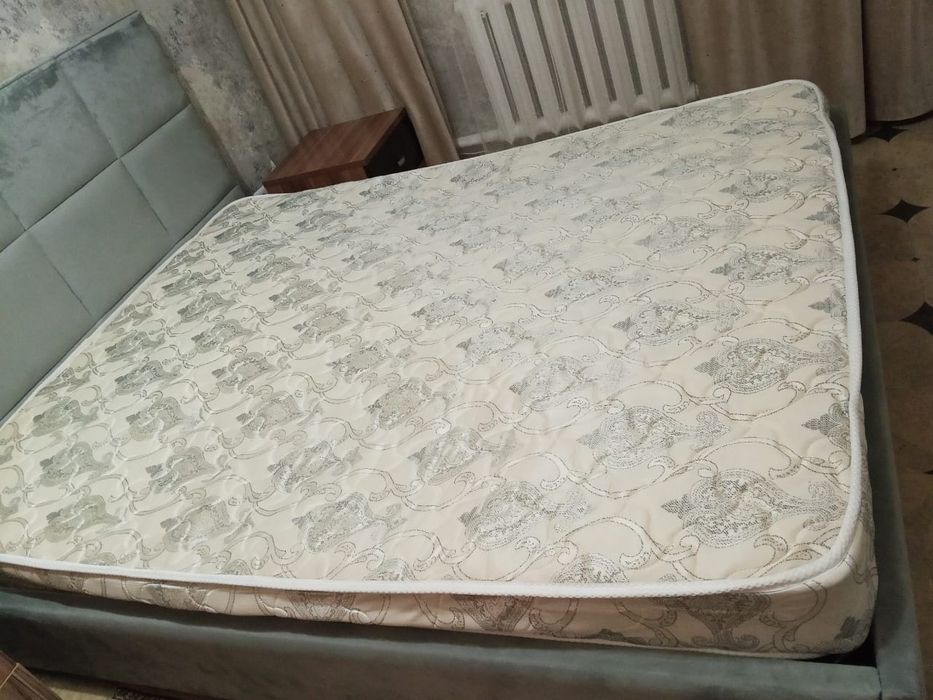 Продам матрас в хорошем состоянии