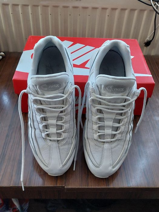 Обувки Nike Air Max 95 Essential