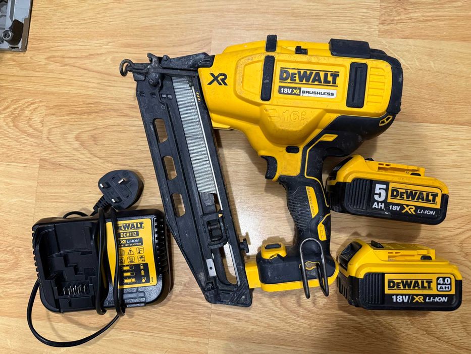 Dewalt DCN660 Такер