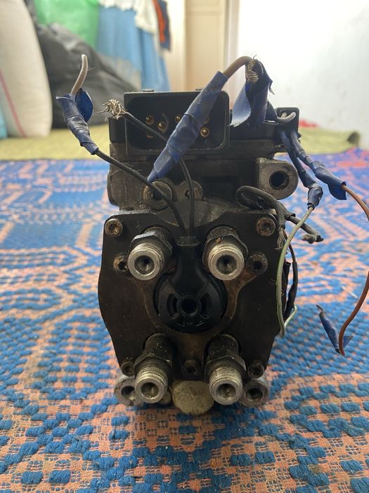 Vand sau schimb pompa de injectie bmw e46 136 cai 2.0d