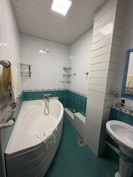 Аренда И кв. Трёх комнатная.  Метро Хамза