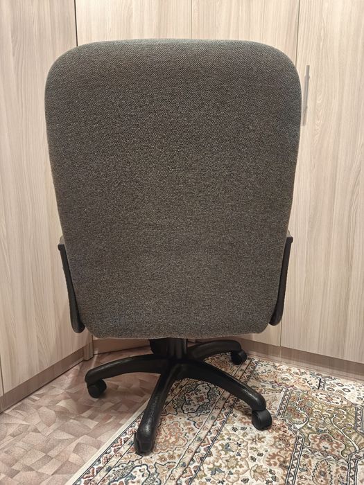 Продам офисное кресло