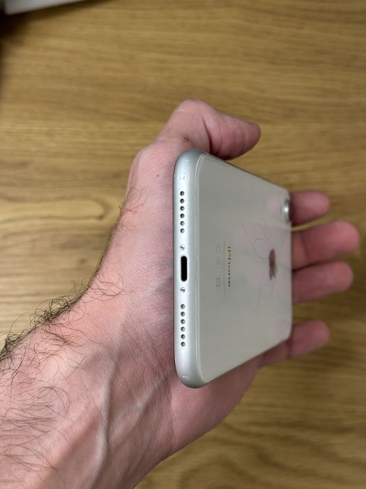 iPhone XR 64gb White battery 80%