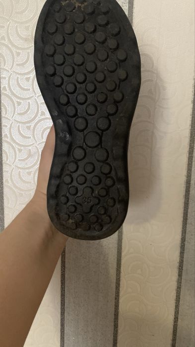 Продам обувь для 8-9 лет)