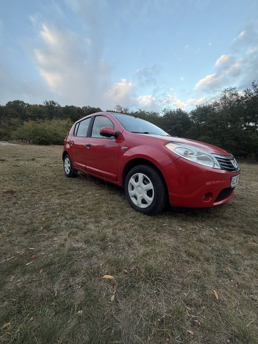 Dacia  Sandero 1