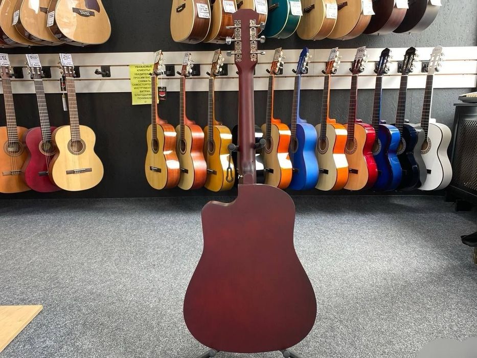 38 razmer akustik gitara