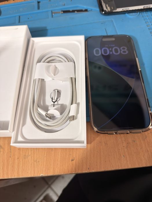 Iphone 16 Pro natural titanium