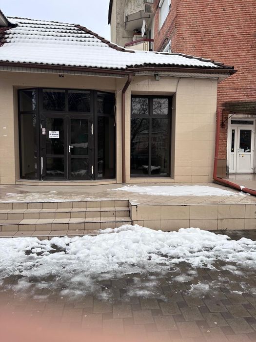 Spatiu de inchiriat . Marghita ultracentral Republici