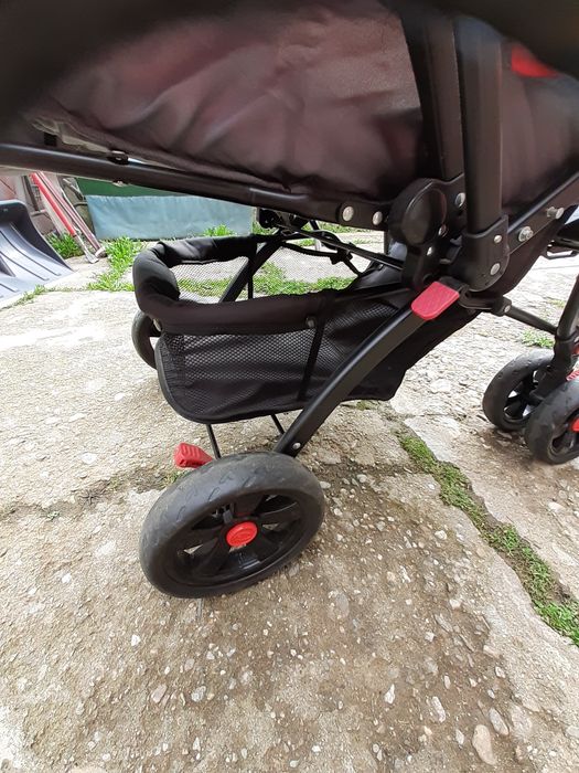 Carucior copil foarte puțin utilizat