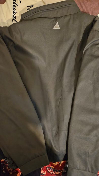 Продам новую куртку