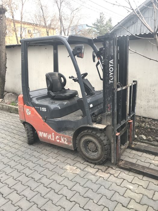 Вилочный погрузчик Toyota