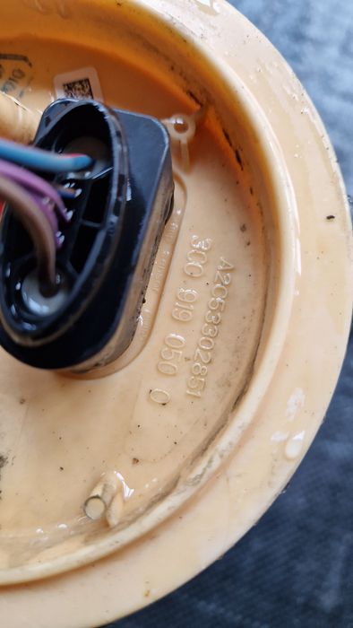 Pompa combustibil cod 3c09190500 2.0tdi Vw Passat B6, CC