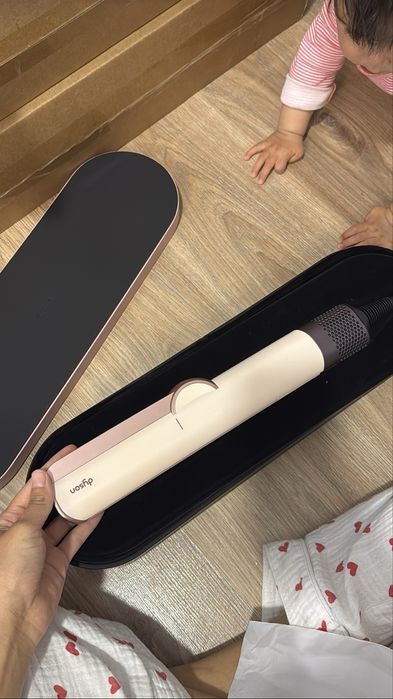 Утюжок Dyson с кейсом