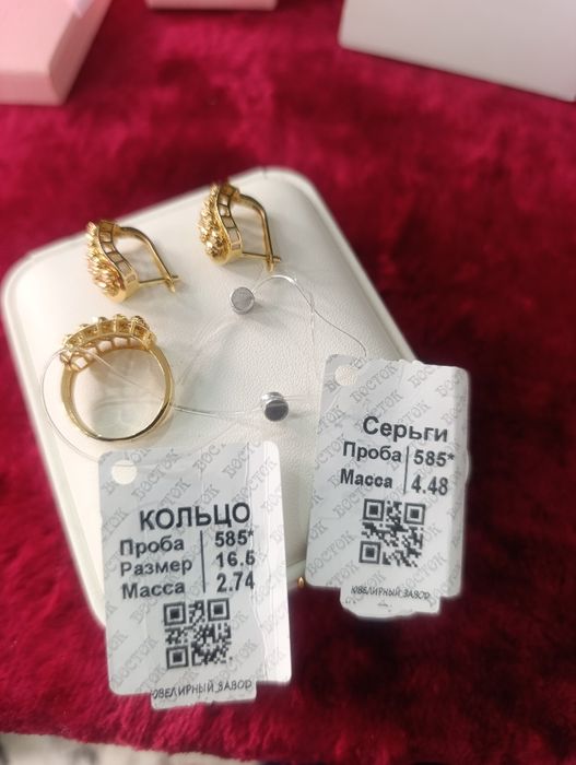 Золотое комплект,Евро модель дорика, проба 585,вес7,22 гр, размер 17