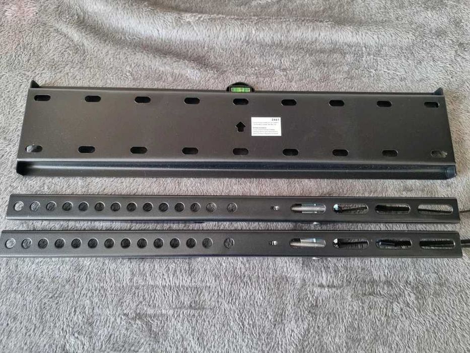 ТВ стойка LOGIK LFM16 Fixed TV Wall Mount Bracket - Up to 43"