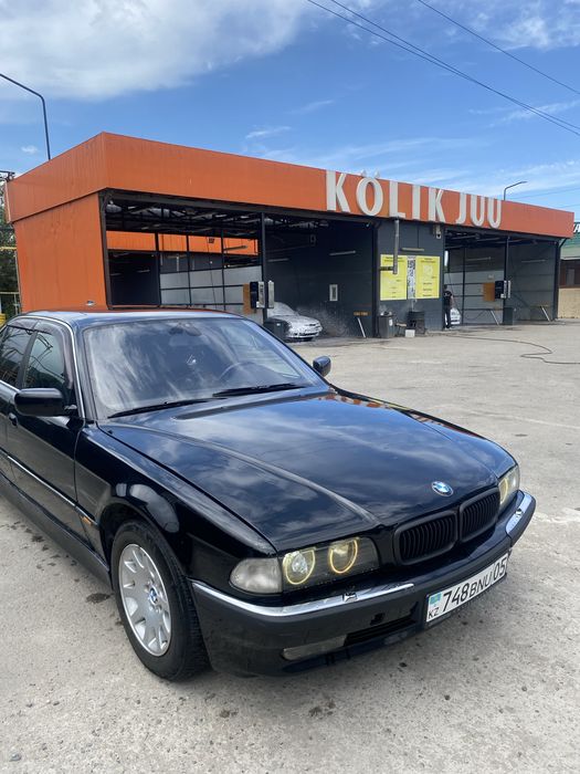 Продам BMW семерка