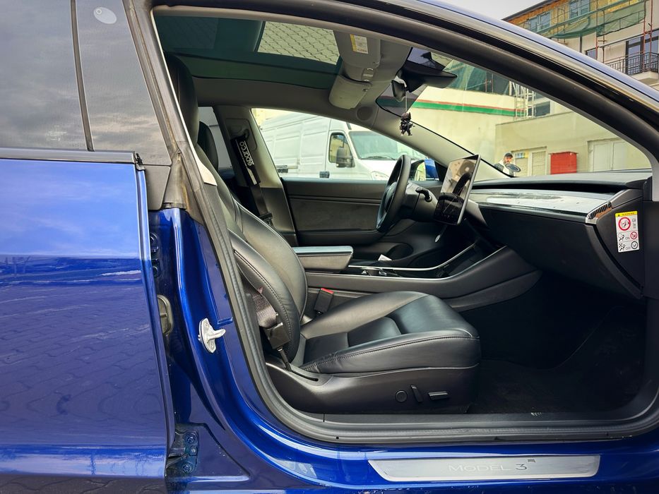 Parc Auto/Tesla Model 3/2019