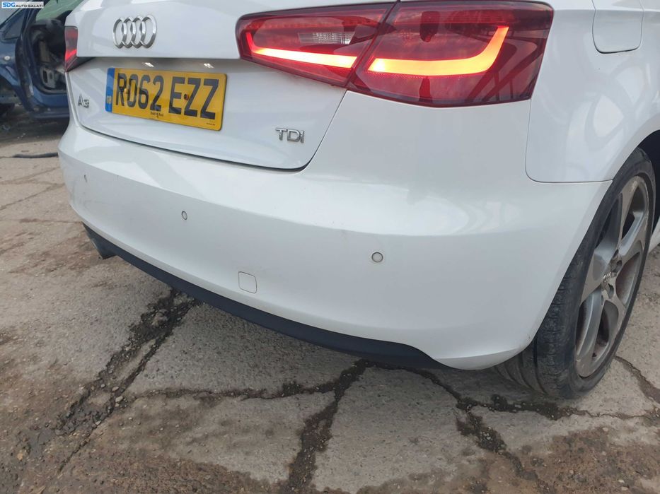 Bara Spoiler Spate cu Locas Senzori Parcare Audi A3 8V NFL Non Facelift 2012 - 2016 Culoare LS9R [K3269]
