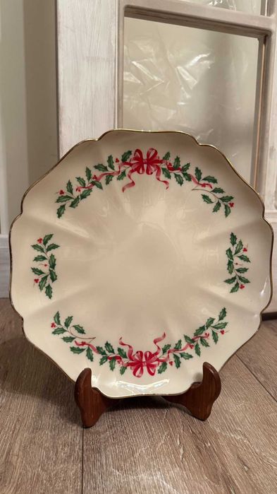 Lenox, 1980г– Голямо Коледно плато, златен печат.