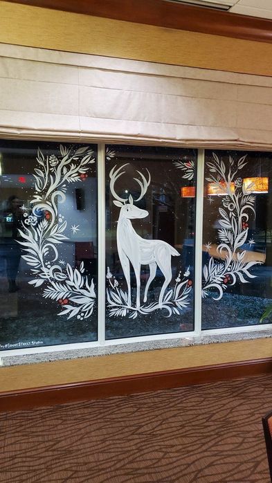 Новогодние рисунки на стеклах