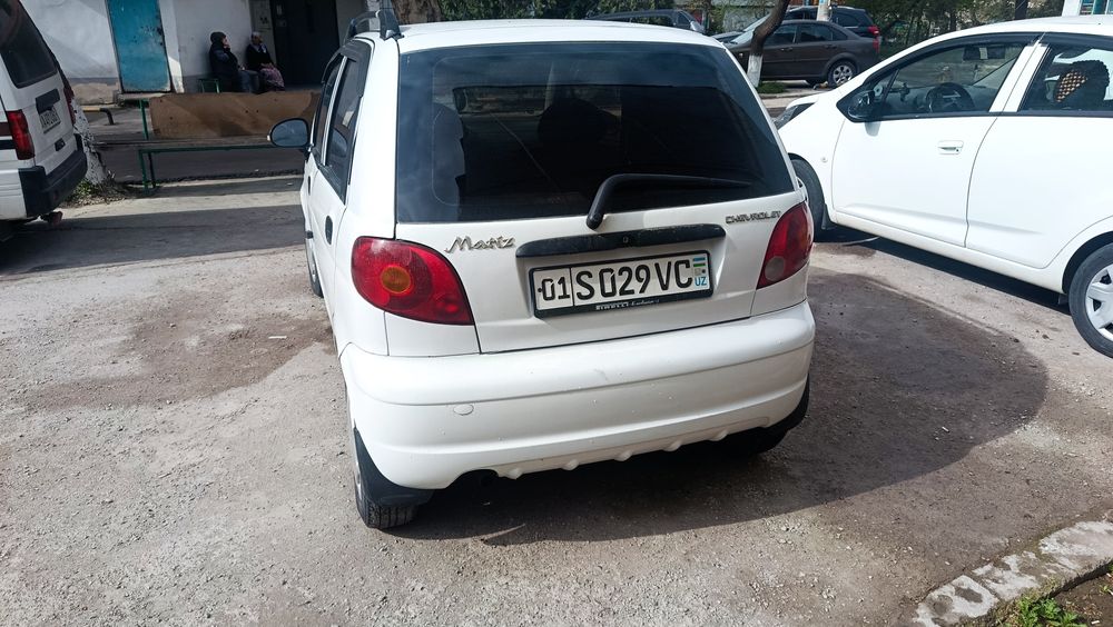 Matiz sotiladi 2009 yil 2500 kelishadigan joyi bor