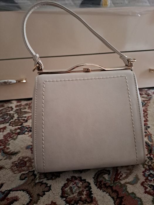 Сумка сотилади. 1.