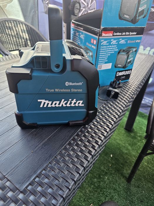Продавам тонколона Makita DMR 203