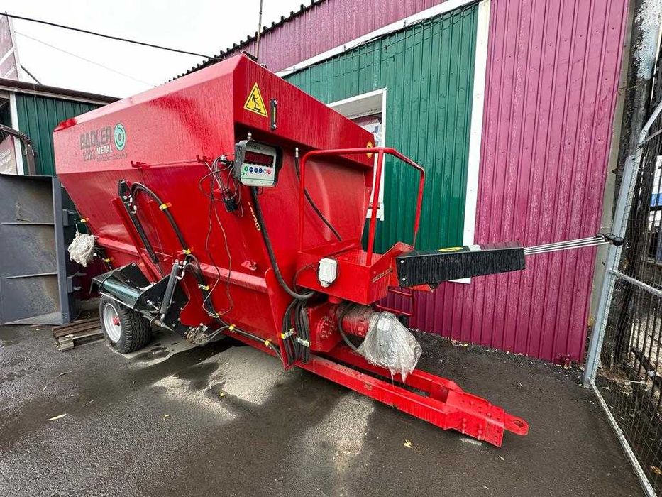 Кормораздатчик новый 8м3 объем