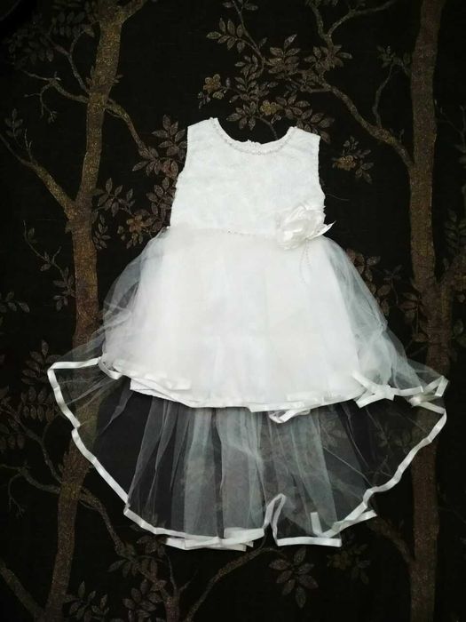 Новые белые платья на девочек