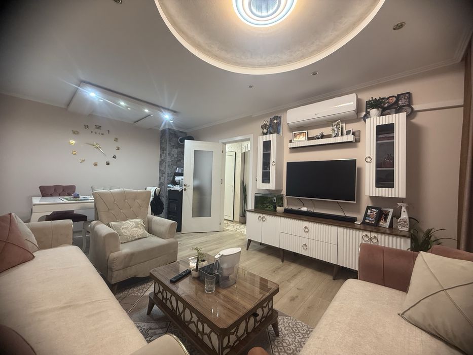 Продава се Тристаен апартамент в Разград, Орел - 76 кв.м за 1476 €/кв.м - Снимка #2